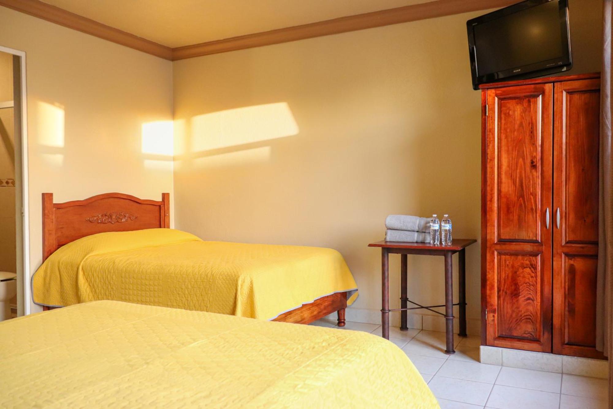 Hotel Coroneo Kültér fotó