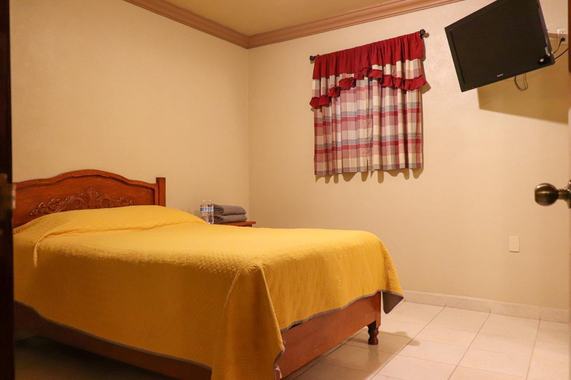 Hotel Coroneo Kültér fotó